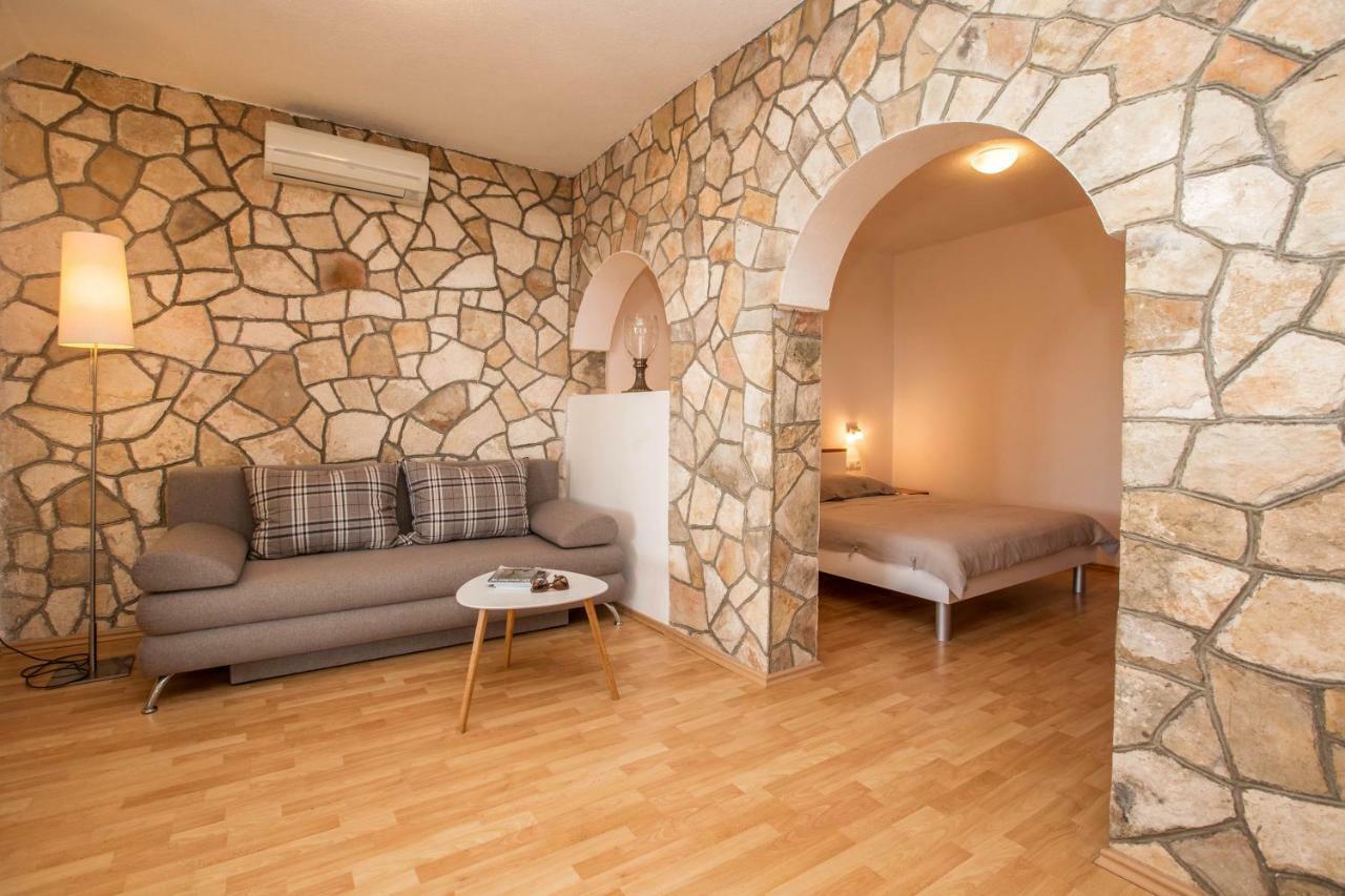 Villa Pod Borom Sveta Nedelja  Dış mekan fotoğraf